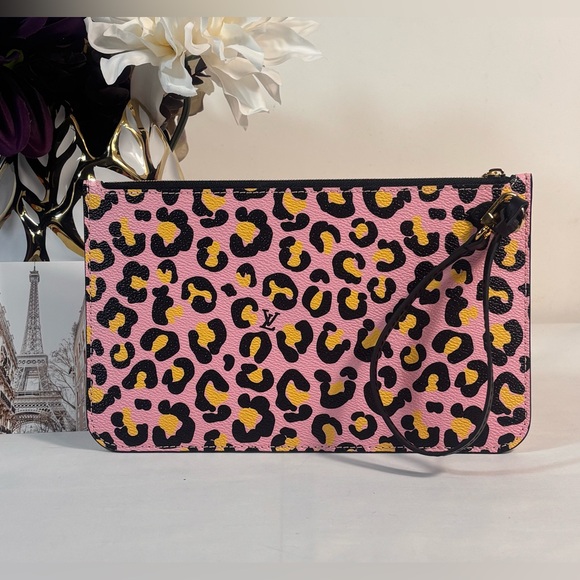 New Louis Vuitton Wild at Heart Neverfull Pochette. - Picture 1 of 10